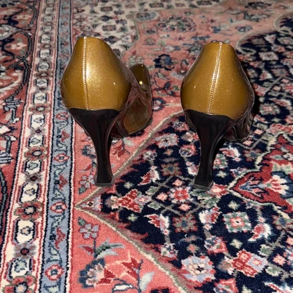 Prada Women's Olive Leather Heels - Picture 4 of 7